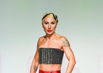 Elton Ilirjani forcon praninë e tij në New York Fashion Week SS2026 me nëntë sfilata të jashtëzakonshme!