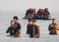 Emigrantët nga Anglia: Partia Laburiste po shqyrton përdorimin e kazermave ushtarake për strehimin e kërkuesve të azilit.