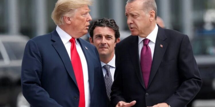 Erdogan diskuton takim me Trump javën e ardhshme: Biseda me “mikun tim të çmuar” do të ndihmojë në zgjidhjen e konflikteve në rajon.