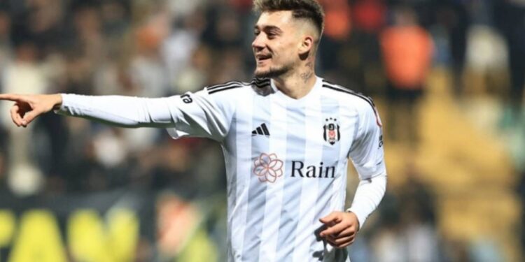 Ernest Muçi transferohet te rivalët e Besiktasit, zbulohet shuma që ekipi turk do të paguajë për ta blerë në fund të sezonit.