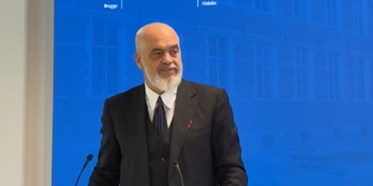 “Europa nuk ishte reale, ishte një legjendë”/ Rama në Bruzh: Diktaturat bien brenda javësh, ndërsa demokracitë kërkojnë dekada për t'u ndërtuar.