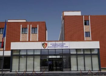 FOTO/ 22-vjeçari nga Fushë-Arrëz humbet pa gjurmë, familja e tij bën thirrje për ndihmë në kërkimin e tij