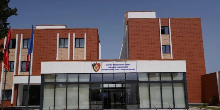 FOTO/ 22-vjeçari nga Fushë-Arrëz humbet pa gjurmë, familja e tij bën thirrje për ndihmë në kërkimin e tij