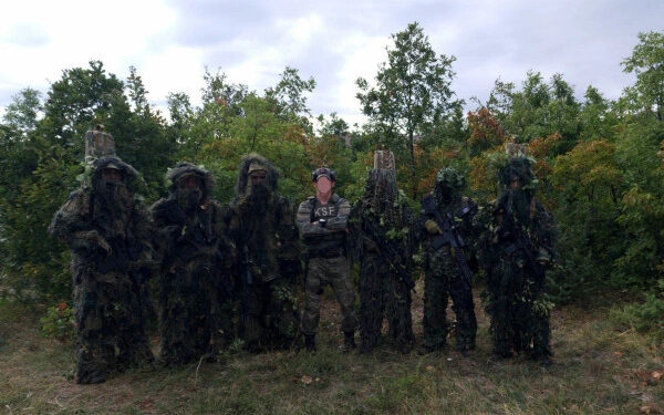 FSK-së i trajnon snajperistët e rinj për qitje të saktë në distanca të mëdha