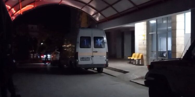 Fëmijët e gjetur me karamele në Korçë, dyshohet se kishin kanabis; 3-vjeçarja në gjendje të rëndë.