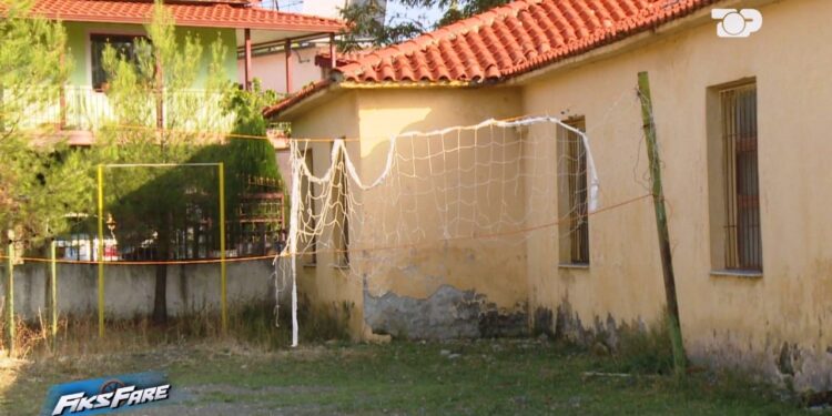 Fiks Fare: Projekti i dështuar për rindërtimin e shkollës Pojan në Pezë, me 625 mijë euro shpenzime, mbyllet pas tre vitesh.