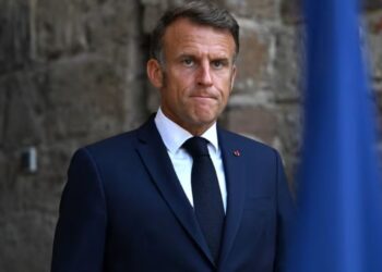 Franca përballë krizës politike: Bayrou ballafaqohet me votëbesimin nesër, çfarë do të jetë hapi i radhës i Macron nëse ai shkarkon kryeministrin e tij të katërt?