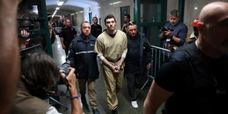 Gjykata heq akuzat për terrorizëm ndaj Luigi Mangiones, CEO i kompanisë së sigurimeve shëndetësore Vrau / Cila është e ardhmja e 27-vjeçarit?