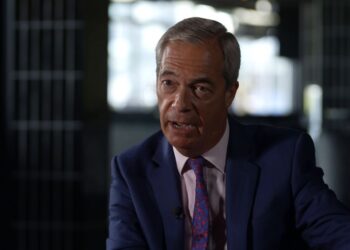 Gratë që kërkojnë azil do të dërgohen përsëri te talebanët në Afganistan? Farage: Ata që kalojnë Kanalin e Anglisë do të ndalohen.
