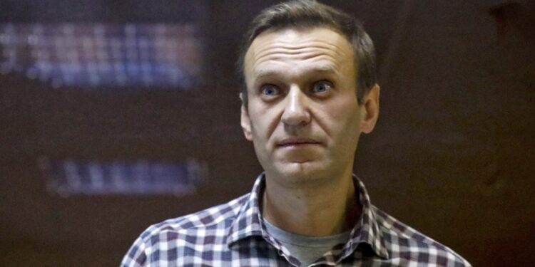 Gruaja e Navalny shpërndan provat: Vdekja e tij në burg pas helmimit