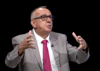 Hasani kritikon Kurtin: Po tenton të dëmtojë bazën e shtetit, që është Deklarata e Pavarësisë.