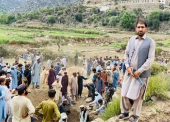 "Heshtja mbulojë fshatin, banorët hapin varrezat për të afërmit" / Pamja e trishtueshme pas tërmetit të tmerrshëm në Afganistan: Pashë trupat e vdekur të fëmijëve...