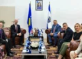 Hoxha takon një zyrtar të FBI-së, diskutojnë mbi forcimin e bashkëpunimit.