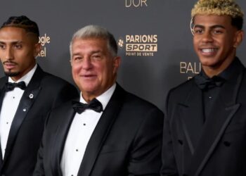 Humbi Topin e Artë, por Yamal mbetet besnik / Ylli spanjoll feston me ekipin e Barcelonës duke i trajtuar me… hamburgerë
