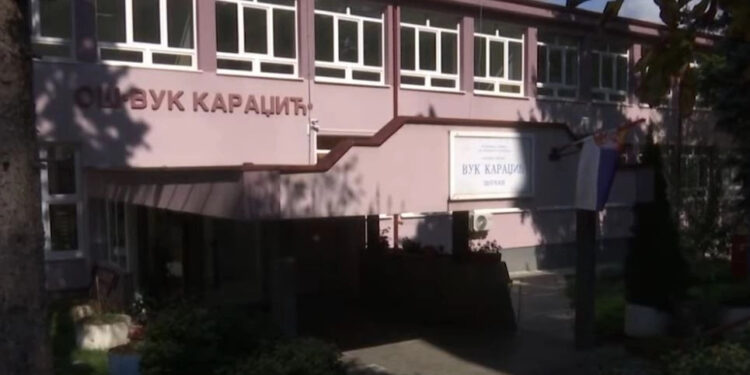 Integrimi i mësimit në gjuhën serbe në kuadër të ligjit të Kosovës konsiderohet një çështje e ndërlikuar.