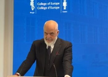 “Integrimi në Europë është i nevojshëm”, Rama në Bruzh: Shqipëria është e përgatitur, europianët duhet të përgjigjen pozitivisht.
