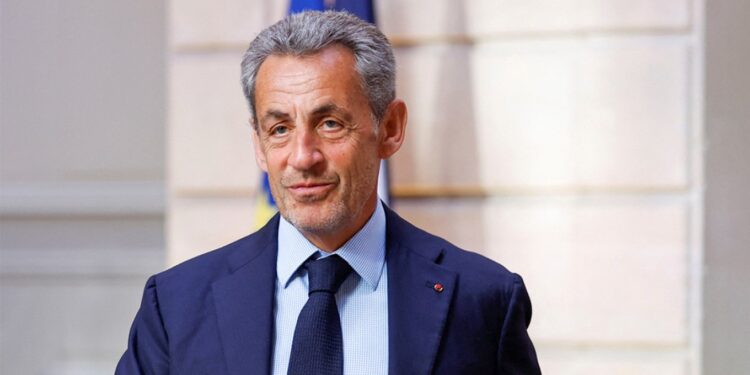 Ish-presidenti Sarkozi, i dënuar me pesë vite, do të vuajë dënimin në një burg në Paris.