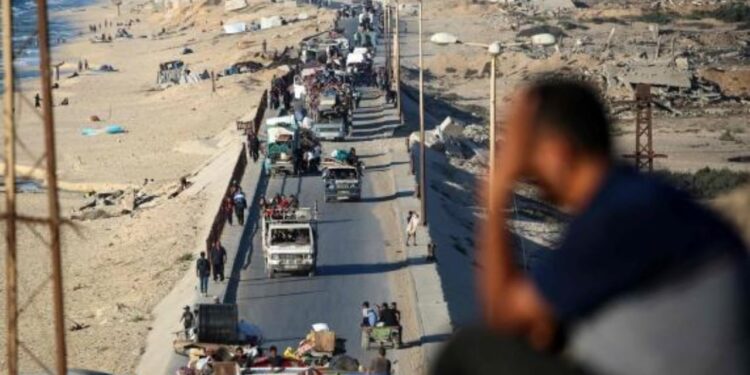 Izraeli bombardoi shkolla që strehojnë civile në Gaza disa minuta pas paralajmërimeve për evakuim, raportohen viktima.