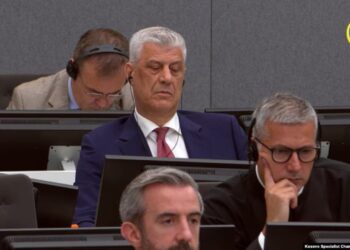 James Rubin vazhdon të mbrojë ish-përfaqësuesit e UÇK-së: Autori i artikullit për vrasjen e rivalëve të Thaçit akuzon se ka shkruar fakte të rreme.