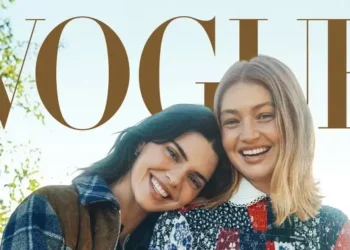 Kendall Jenner dhe Gigi Hadid befasojnë me paraqitjen e tyre në kopertinën e Vogue!