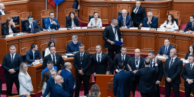 "Kreu i Kuvendit po vepron si nënshtruar i Ramës", PD formalizon kërkesën: Të hiqet Niko Peleshi nga posti.