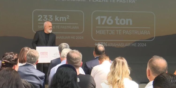 "Ksamili, plazh i shkatërruar" / Rama: Nuk duhet të jetë më viktimë e injorancës dhe shfrytëzimit që e trajton si tokë për pushtim, me shezlongë që kushtojnë shumë dhe rrezik për plagë nga gozhda e ndryshkur.