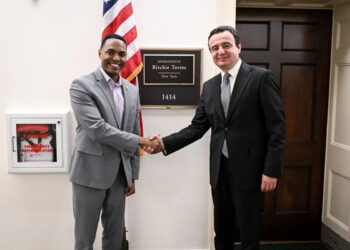 Kurti informon Torres për arritjet ekonomike dhe demokratike të vendit në vitet e fundit