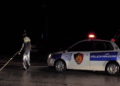 LAJM I FUNDIT: Aksident i rëndë në rrugën "Poliçan-Berat", humb jetën shoferi 34-vjeçar, dy të rinj të plagosur
Rreth orës 18:00, në traksin "Poliçan-Berat", në afërsi të Ura e Vodicës, shtetasi E. B., 34 vjeç, nga Berat, duke drejtuar automjetin, dyshohet se ka humbur kontrollin dhe ka dalë nga rruga. Si pasojë e aksidentit, shoferi ka humbur jetën në vendngjarje, ndërsa dy pasagjerët që ndodheshin me të janë plagosur.