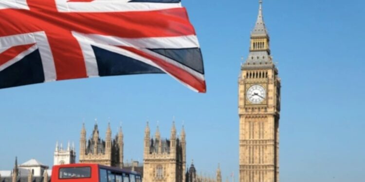 Lajm i rëndë për shqiptarët? Britania planifikon të niste përdorimin e dokumenteve dixhitale.