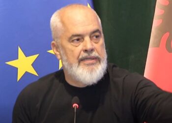 “Lirimi nga përgjegjësia për ata që vjedhin ujin”, Rama: Bashkitë nuk arritën të definojnë qartë kufirin mes atij që paguan dhe atij që vjedh.