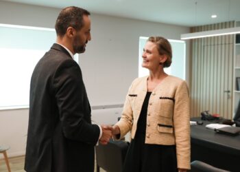 “Lufta kundër krimit të organizuar, prioritet për Trump” / Zyrtarja VanHorn në takim me ministrin e ri të Drejtësisë.
