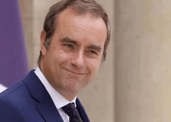 Macron emëron një kryeministër të ri për Francën!