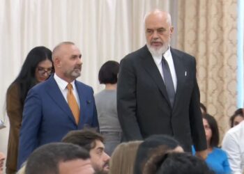 "Mbrojtja e territorit, fokus kryesor i qeverisë së re" / Rama: Edhe pse kjo paketë ligjore nuk është e përsosur, megjithatë…