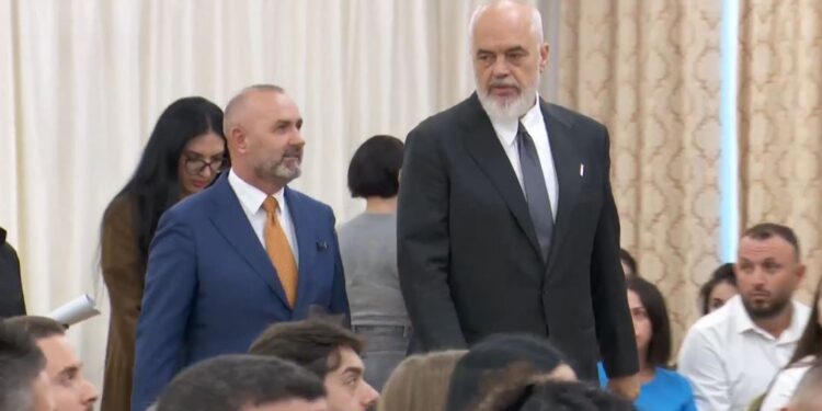 "Mbrojtja e territorit, fokus kryesor i qeverisë së re" / Rama: Edhe pse kjo paketë ligjore nuk është e përsosur, megjithatë…