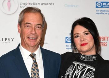 “Me vështirësi mbante financat në 2017, tani partnerja 'në nevojë' e Nigel Farage blen një shtëpi prej 885 mijë £”