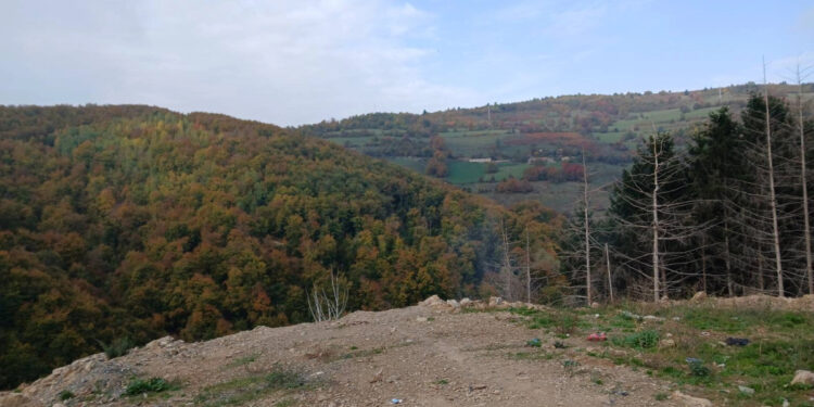Mëngjesin e të mërkurës fillojnë inspektimet pranë Novi Pazarit, dyshime për një varrezë masive.