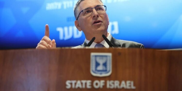 Mesazhi i qartë izraelit për luftën në Gaza: Ministri i Jashtëm thekson se ajo do të përfundojë vetëm pas lirimit të pengjeve nga Hamasi dhe çarmatosjes së tij.