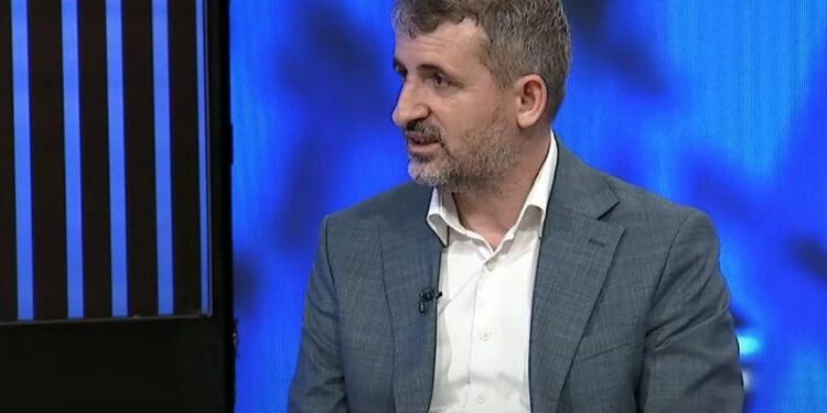 Miftaraj: Vetëvendosje si shembulli i shkeljeve të kushtetutës, keqqeverisjes dhe korrupsionit