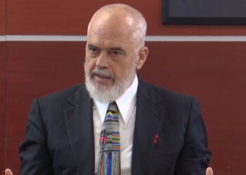Ministrat 'jo njeri' do të bëhen njëstandard, Rama: Vetëm ata që vjedhin mendojnë si të mashtrojnë Diellin