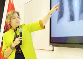 Mjekja italiane Evis Sula emërohet ministre e re e Shëndetësisë në Shqipëri.