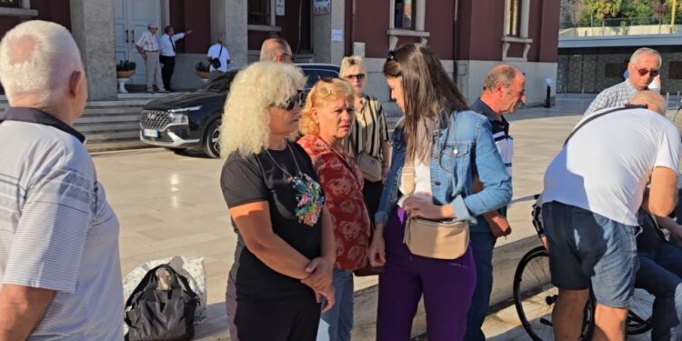 “Ne nuk duam të heqim dorë nga kabinat”/ Protesta e banorëve në Durrës, që janë strehuar që nga viti 1991.