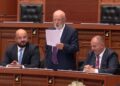Niko Peleshi, lideri i ri i Kuvendit të Shqipërisë, siguron 84 vota mbështetje! Mazhoranca e përshëndet, ndërsa opozita proteston.