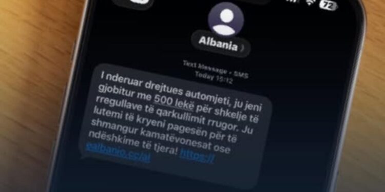 "Një qytetar u gjobit për shkelje të rregullave të trafikut" / AKSK lëshon një paralajmërim për qytetarët: Kini kujdes nga mesazhet e dyshimta në celular, mos i hapni linqet.