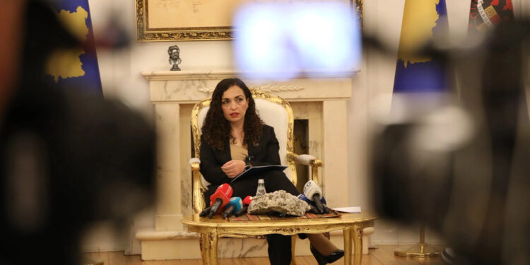 Osmani: Më kritikoni si të doni, por mos e publikoni private jetën e vajzave të mia