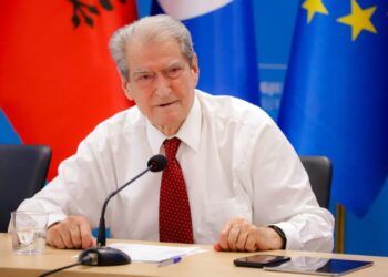 PD zgjodhi drejtuesit e grupit parlamentar: Bardhi konfirmohet si kryetar, Leskaj voton kundër; Gjekmarkaj është nënkryetar i Kuvendit.