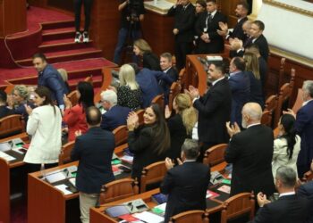 PS nis diskutimet për reformimin e Kuvendit/ Të hënën fillon debati mbi ndryshimin e numrit të komisioneve parlamentare.