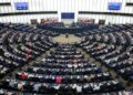 Parlamenti Evropian refuzon të mbajë një minutë heshtje për Charlie Kirk, eurodeputetët godasin tavolinat dhe protestojnë me zë të lartë.