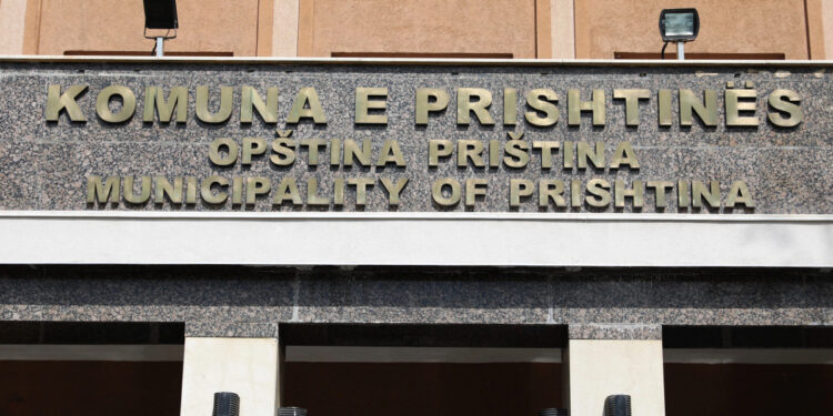 Përleshje në Prishtinë pas shqyrtimit të buxhetit të komunës