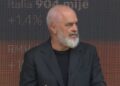 “Përpara pa ndalim”/ Rama ndan një tjetër video nga lirimi i hapësirave të zaptuara  
Kryeministri Edi Rama publikoi në rrjetet sociale pamje të reja nga aksioni për çlirimin e hapësirave publike.