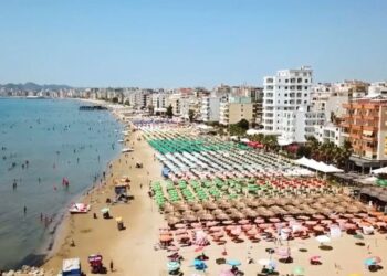 Përvojat e rënda për një turiste 18-vjeçare, mediat italiane raportojnë incidentin në plazhin e Durrësit.